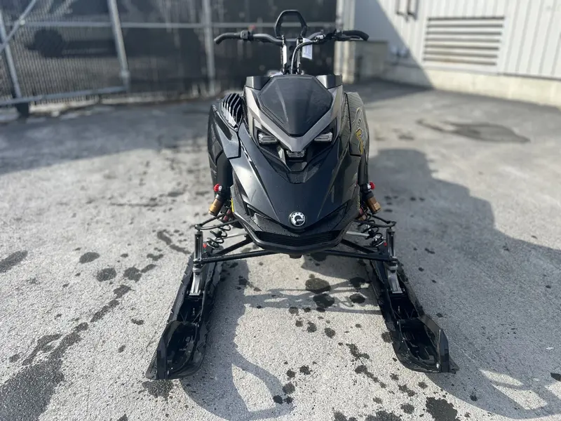 2024 Lynx SHREDDER 850 TURBO R 10.25" SCREEN