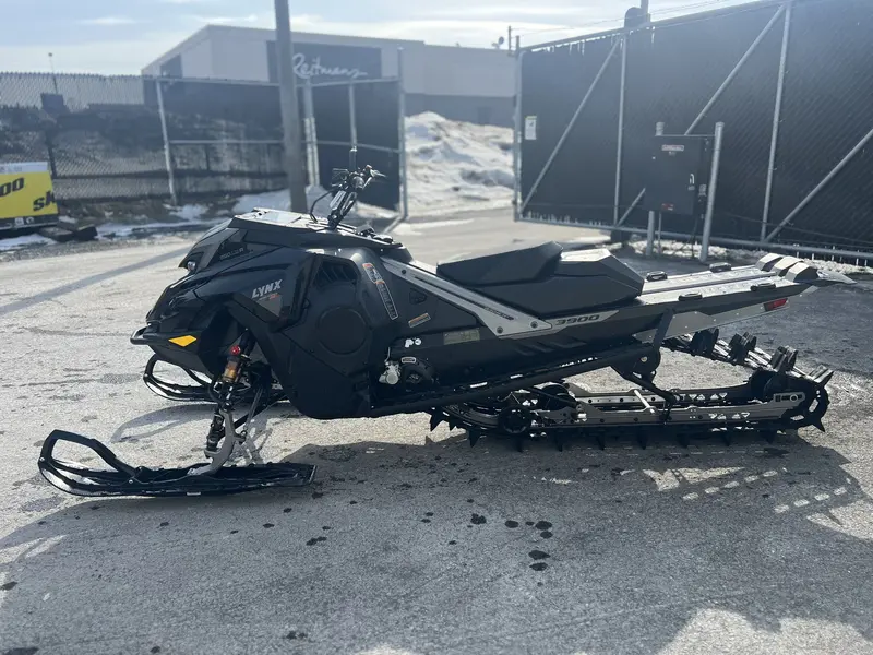 2024 Lynx SHREDDER 850 TURBO R 10.25" SCREEN