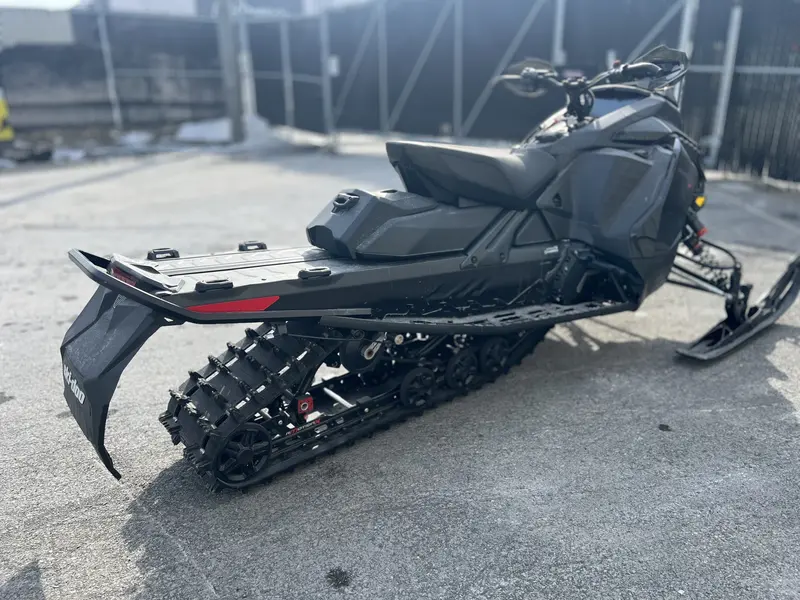 2023 Ski-Doo RENEGADE XRS 850 SS 10.25
