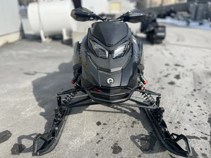 2023 Ski-Doo RENEGADE XRS 850 SS 10.25