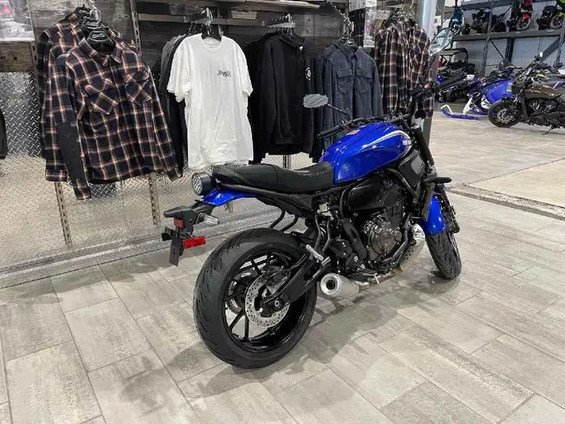 2024 Yamaha XSR700 thumbnail 3