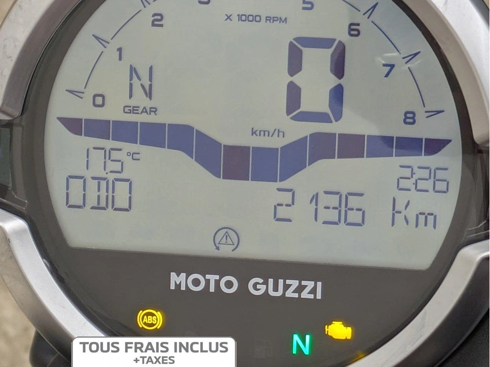 Moto Guzzi V7 Stone 2023 alt