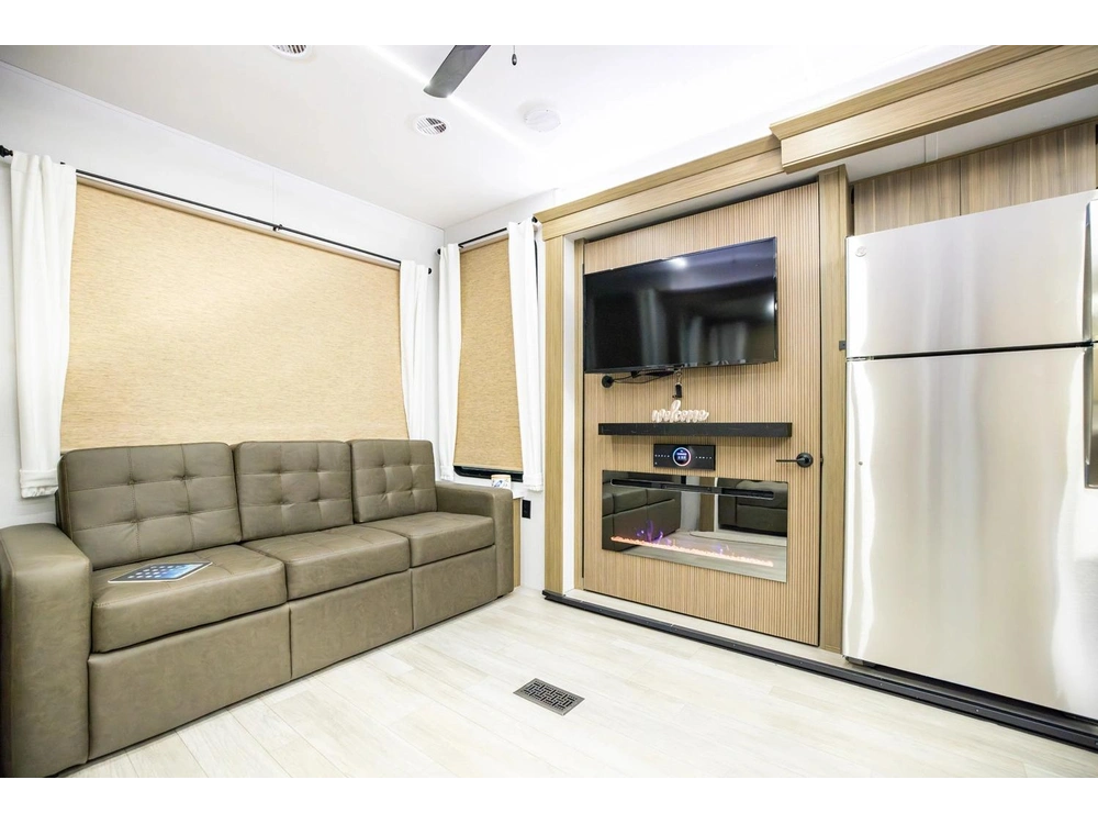 Forest River Wildwood 40rlb 2026 alt