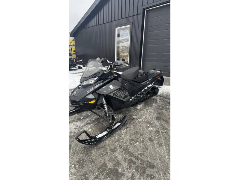 2017 Ski-Doo Renegade Adrenaline 850 e-tec