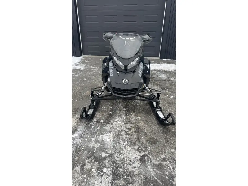 2017 Ski-Doo Renegade Adrenaline 850 e-tec