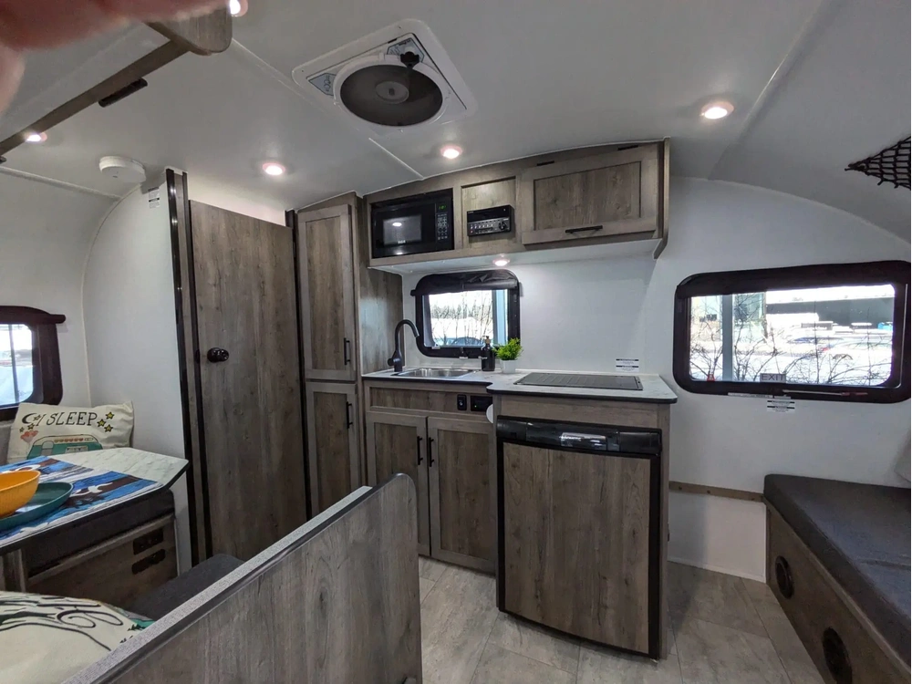 Prolite Lounge 2026 alt