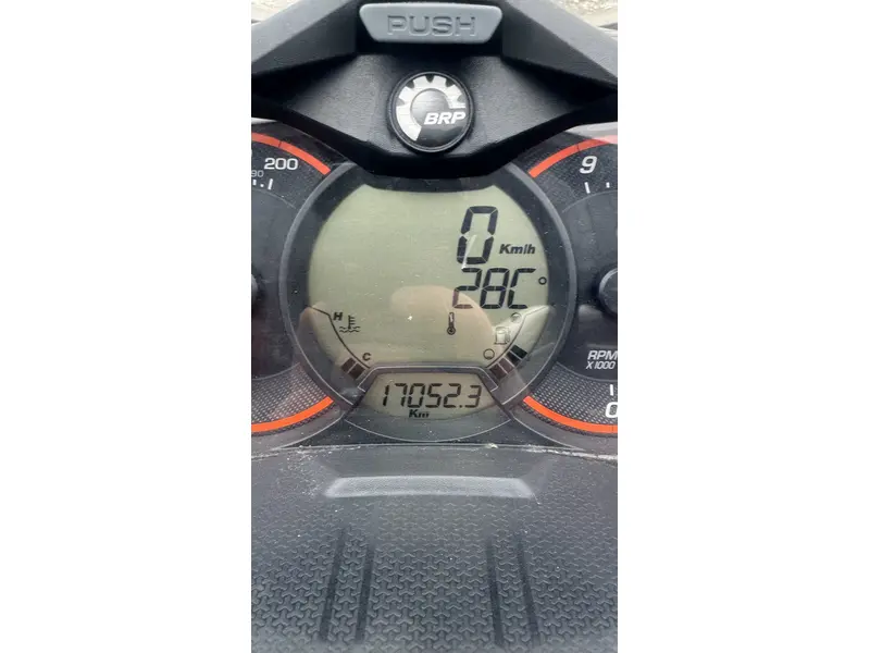 2017 Ski-Doo Renegade Adrenaline 850 e-tec