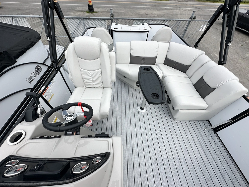 2024 Suncatcher Fusion 322rf alt