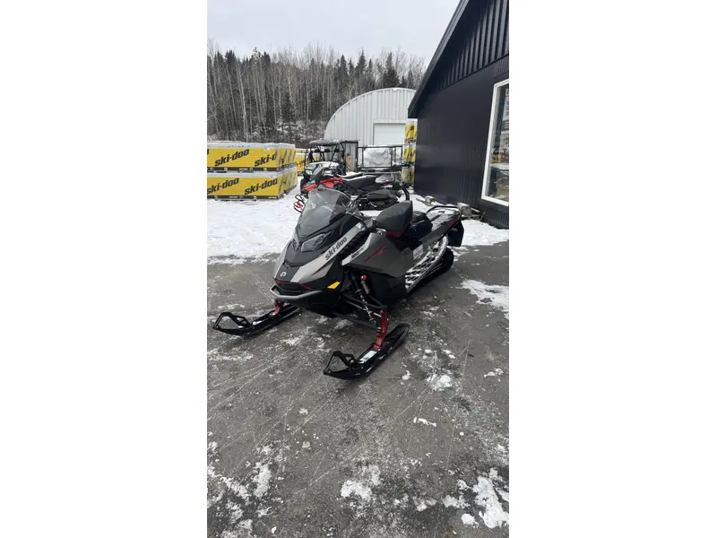 2023 Ski-Doo Renegade X 850