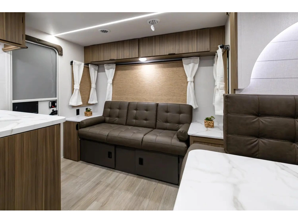 Forest River Wildwood 24rlxl 2026 alt