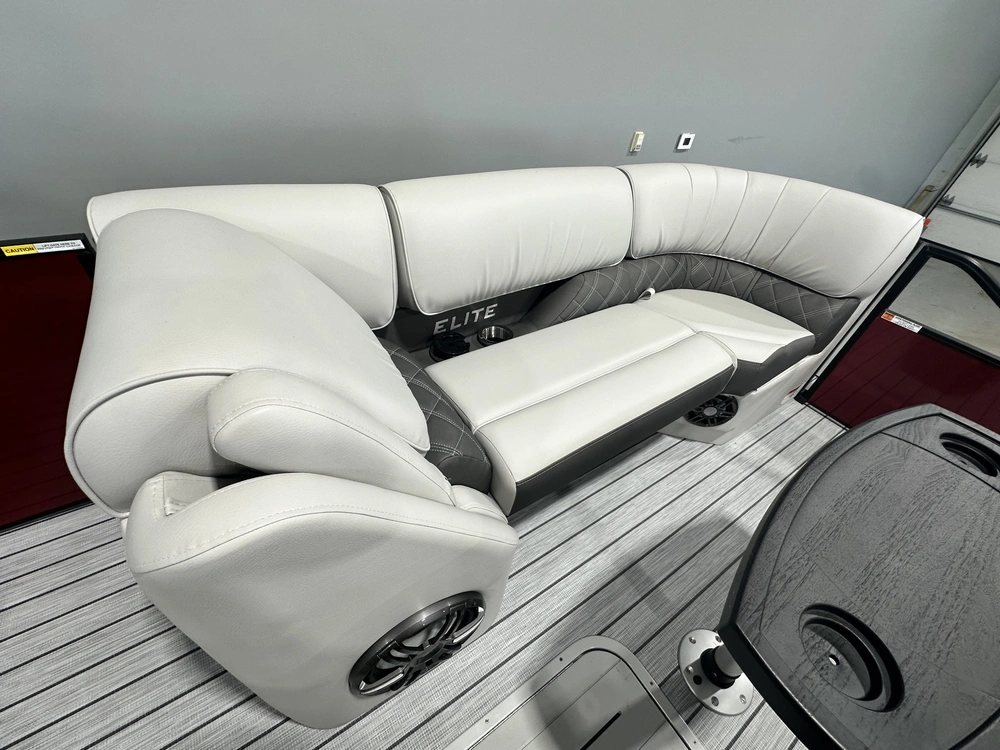 2024 Suncatcher Elite 322c alt