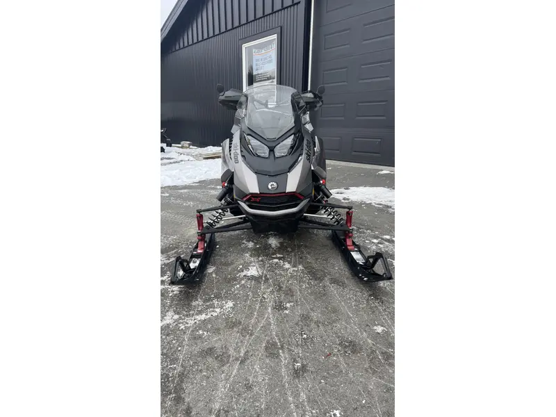 2023 Ski-Doo Renegade X 850