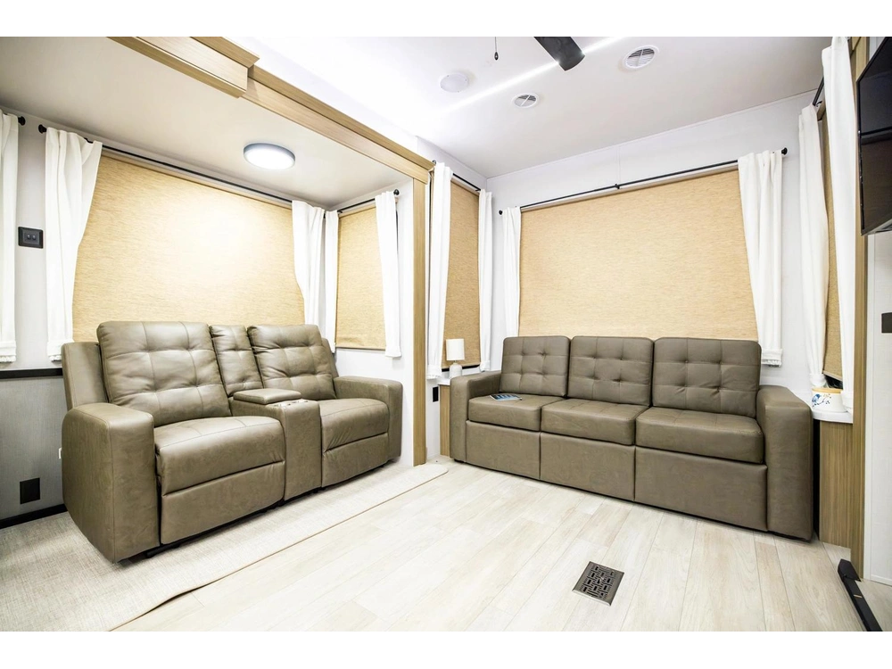 Forest River Wildwood 40rlb 2026 alt