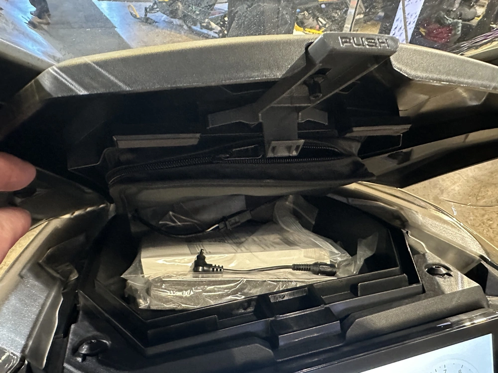 2026 Ski-doo Gt Le Platinum 900 Turbo R alt