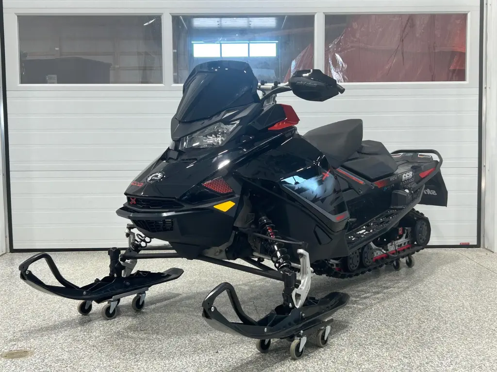 2017 Ski-Doo MXZ X 850