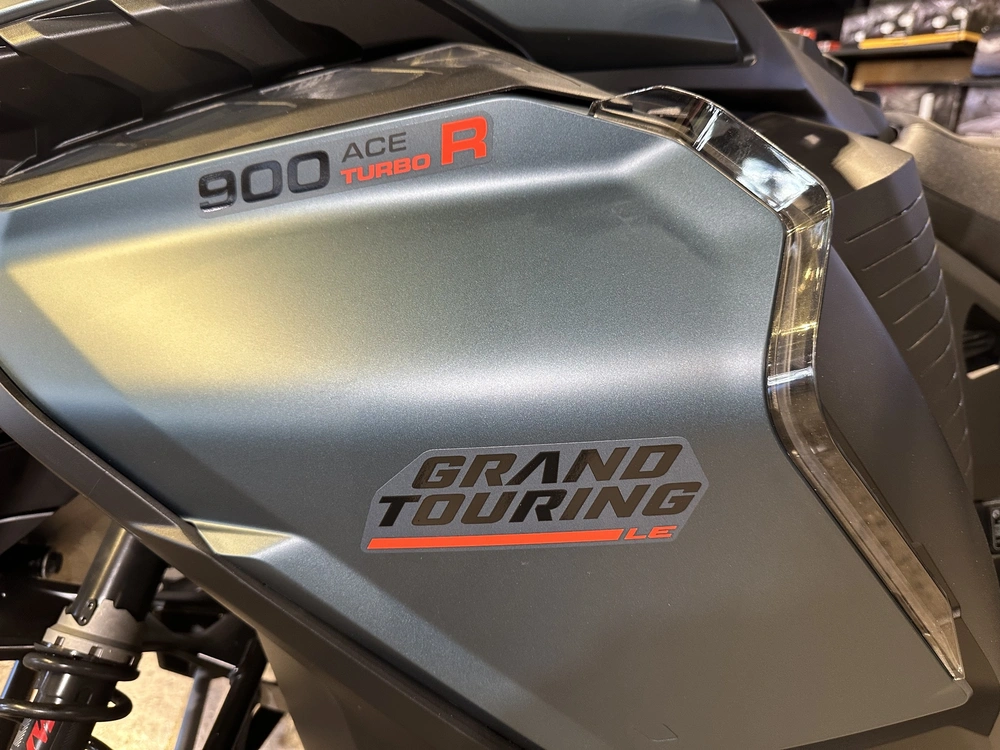 2026 Ski-doo Gt Le Platinum 900 Turbo R alt
