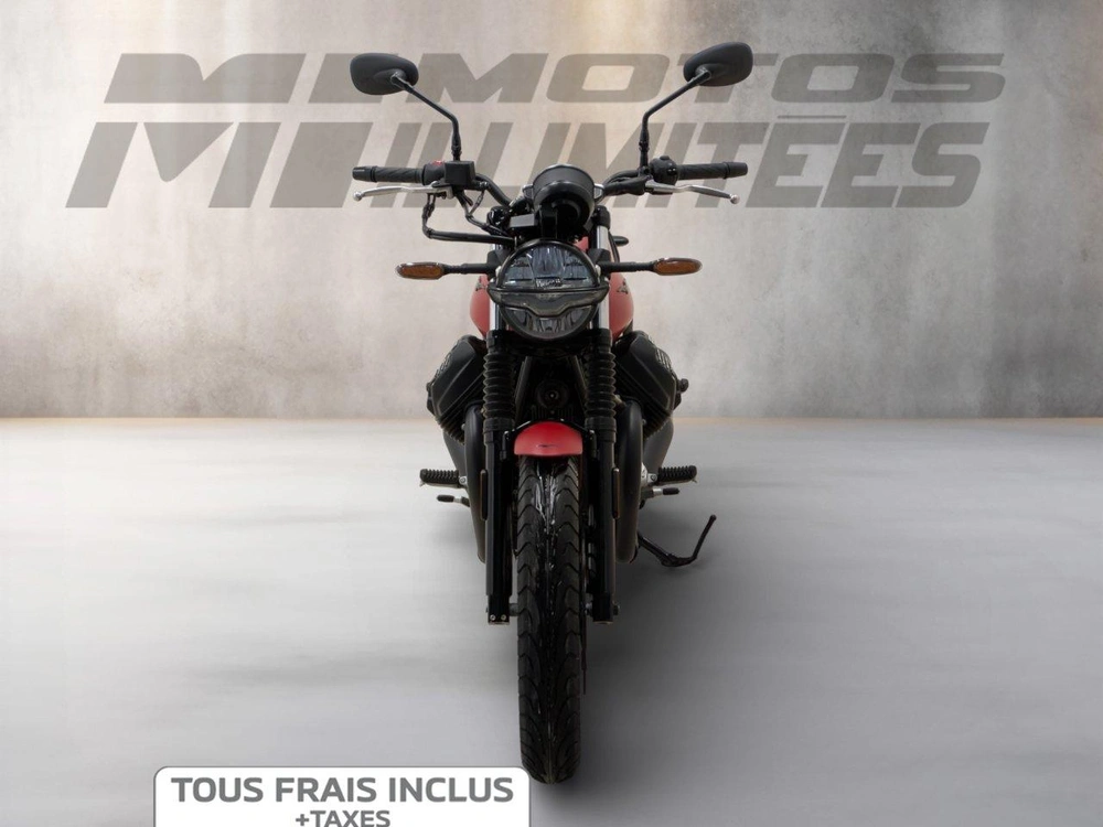 Moto Guzzi V7 Stone 2023 alt