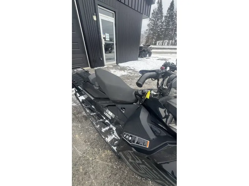 2017 Ski-Doo Renegade Adrenaline 850 e-tec