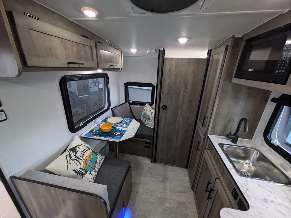 Prolite Lounge 2026 alt