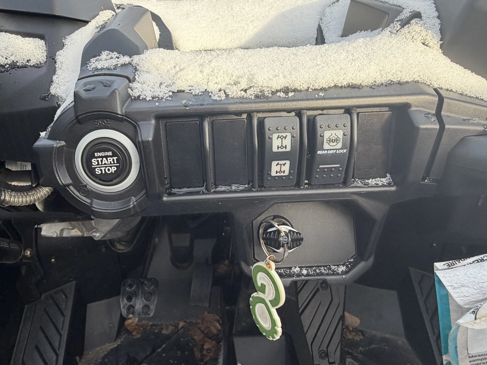 2025 Brp Commander Max Dps 1000r alt