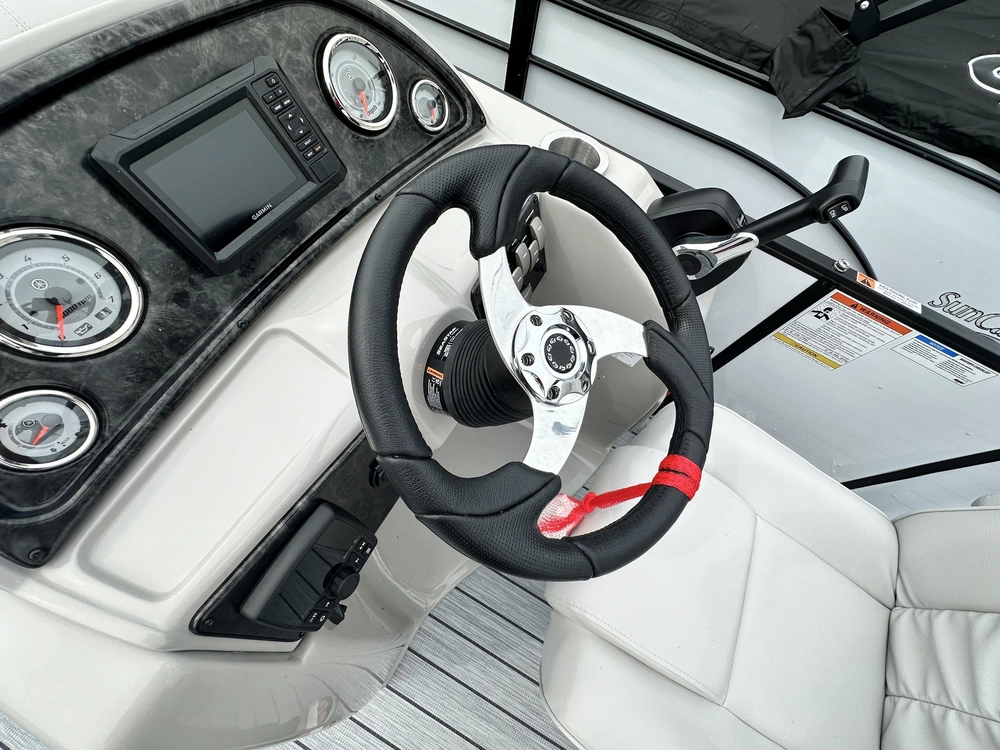 2024 Suncatcher Fusion 322rf alt