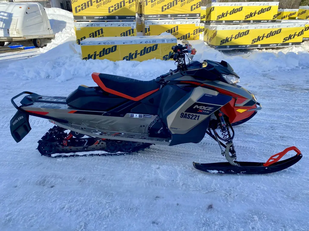 2021 Ski-Doo MXZ XRS 850 E-TEC