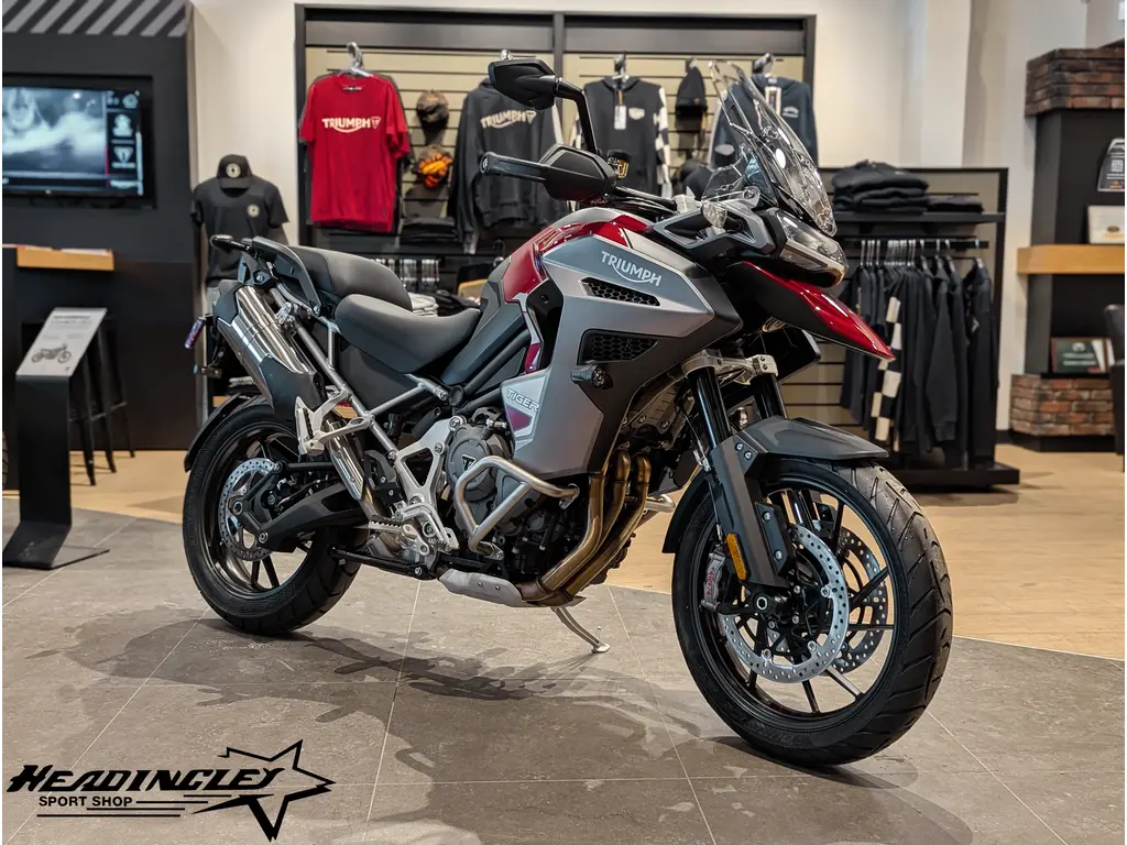 2025 Triumph Tiger 1200 GT Explorer // Carnival Red