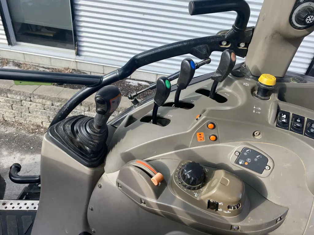 2015 Case IH Farmall 115U