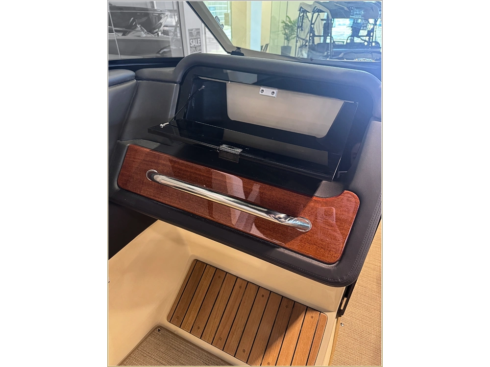 2025 Chris-craft Sportster 25 Mr Massive Price Drop alt