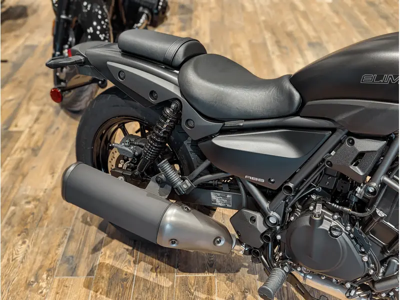 2025 Kawasaki Eliminator 500 // Metallic Flat Spark Black thumbnail 10