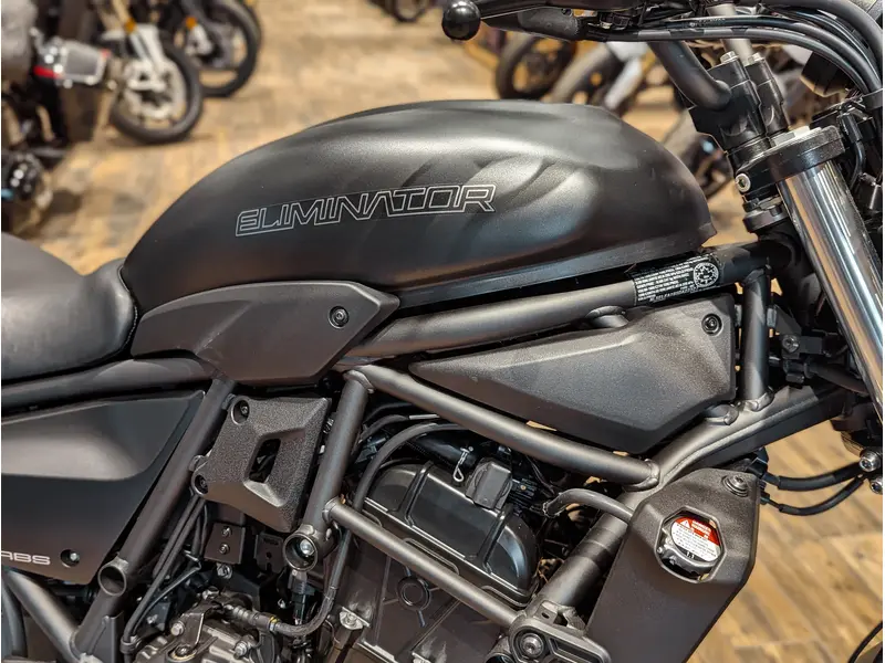 2025 Kawasaki Eliminator 500 // Metallic Flat Spark Black thumbnail 7