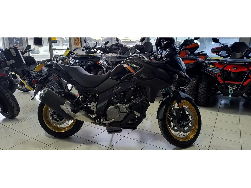 Suzuki V-STROM 650XT 2024