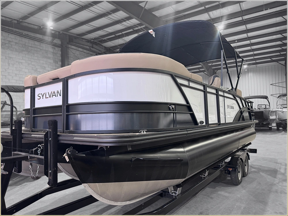 2024 Sylvan L-3 Dlz Dh Bar + $2000 Watersports Package Included!! No Luxury Tax* alt