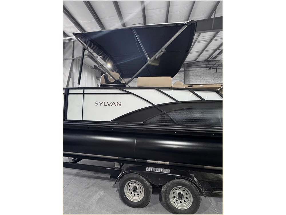 2024 Sylvan L-3 Dlz Dh Bar + $2000 Watersports Package Included!! No Luxury Tax* alt