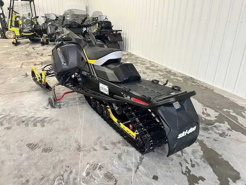 2024 Ski-Doo MOTONEIGE 2024 RENEGADE ENDURO 900