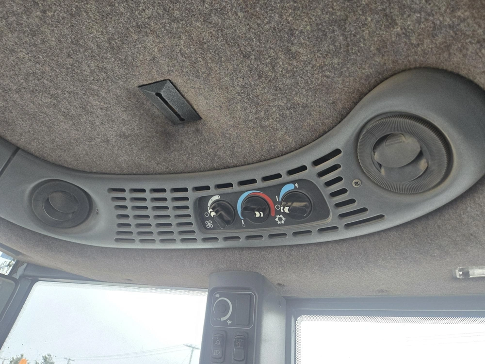 New Holland Tv140 2000 alt