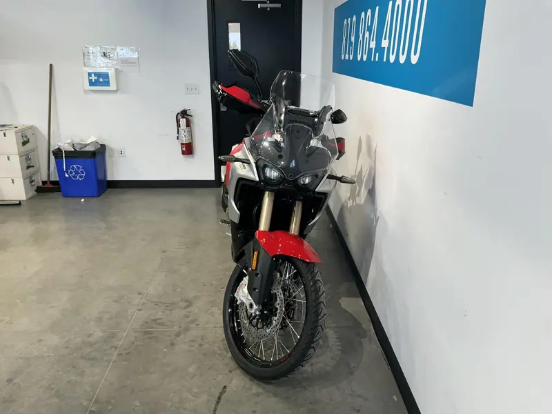 2024 MV Agusta Enduro Veloce EAS thumbnail 3