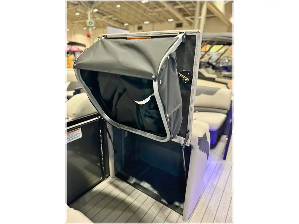 2024 Sylvan L-3 Dlz Dh Bar + $2000 Watersports Package Included!! No Luxury Tax* alt