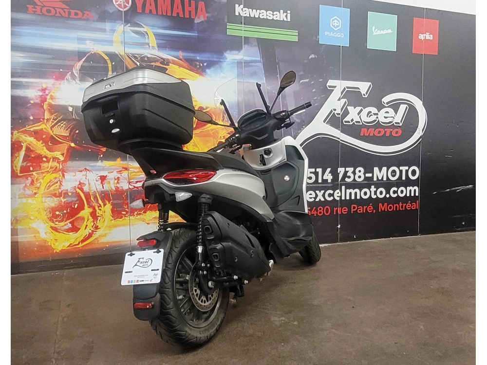 2022 Piaggio Bv400 alt