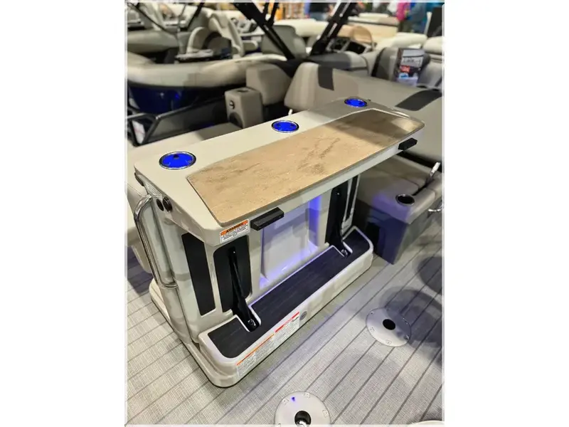 2024 Sylvan L-3 DLZ DH BAR NO Luxury Tax*