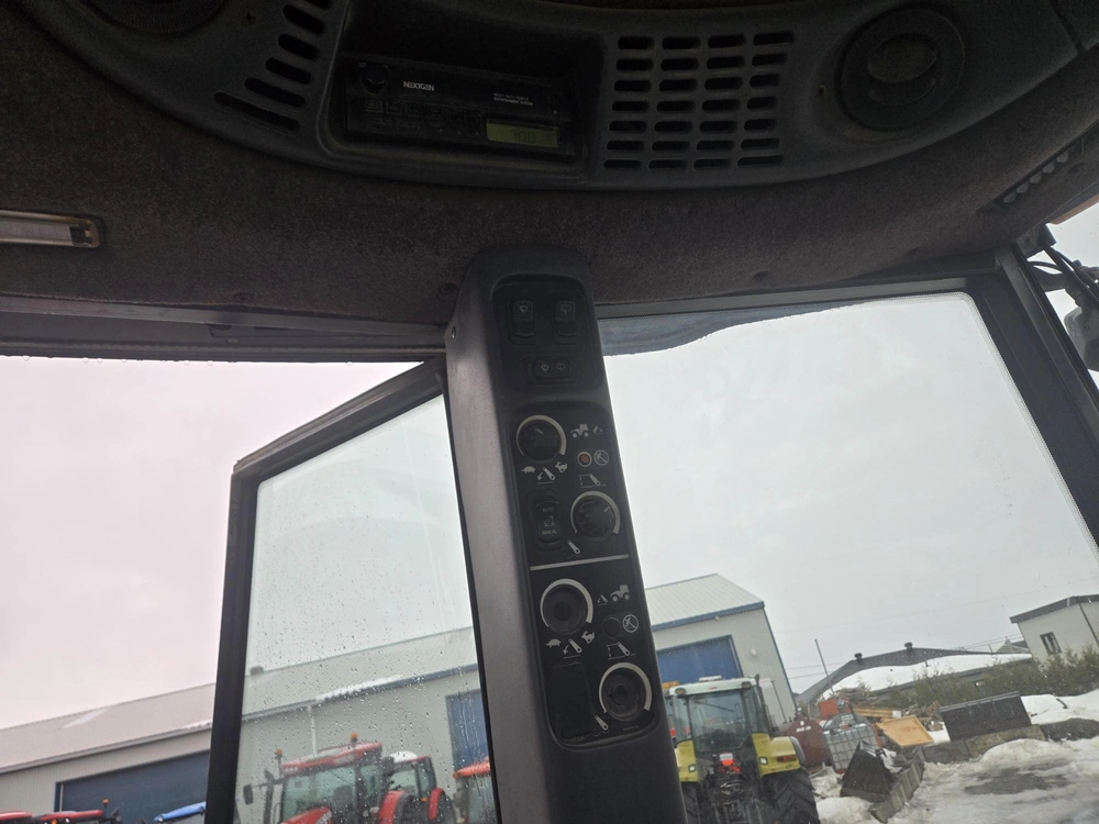 New Holland Tv140 2000 alt