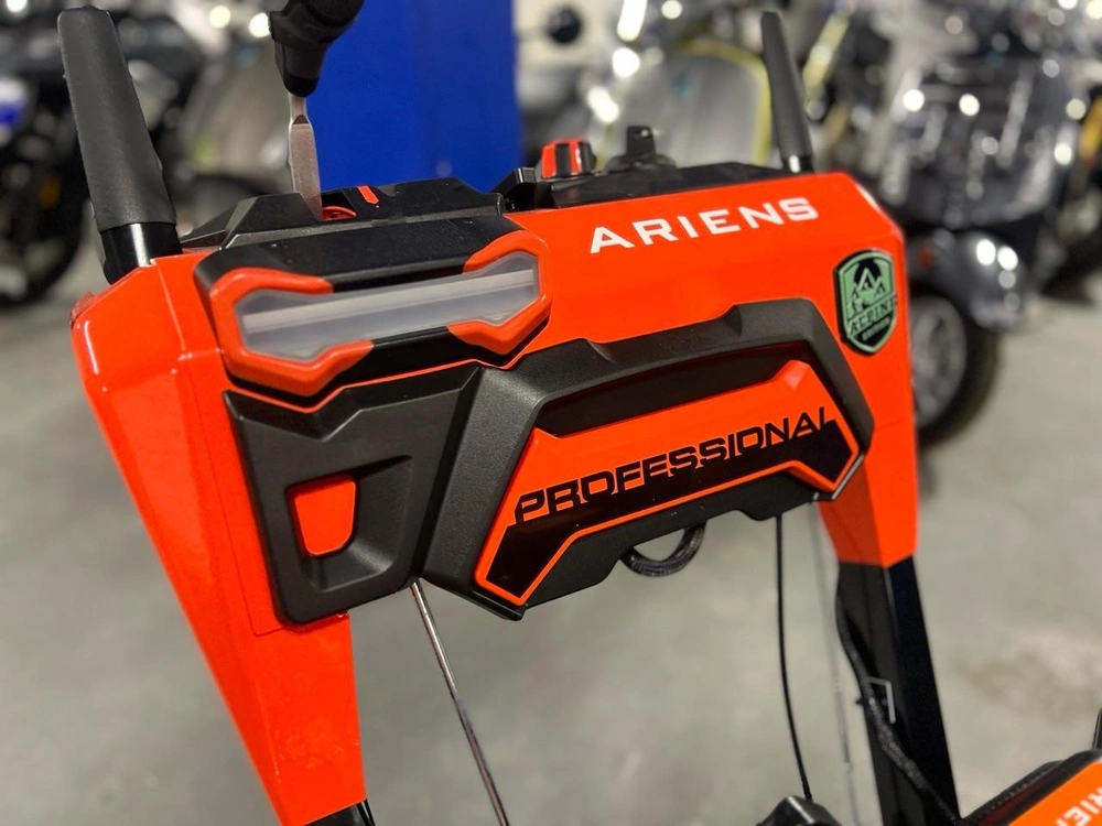 2025 Ariens Pro Rapid Trak 28 Hydro Ef alt