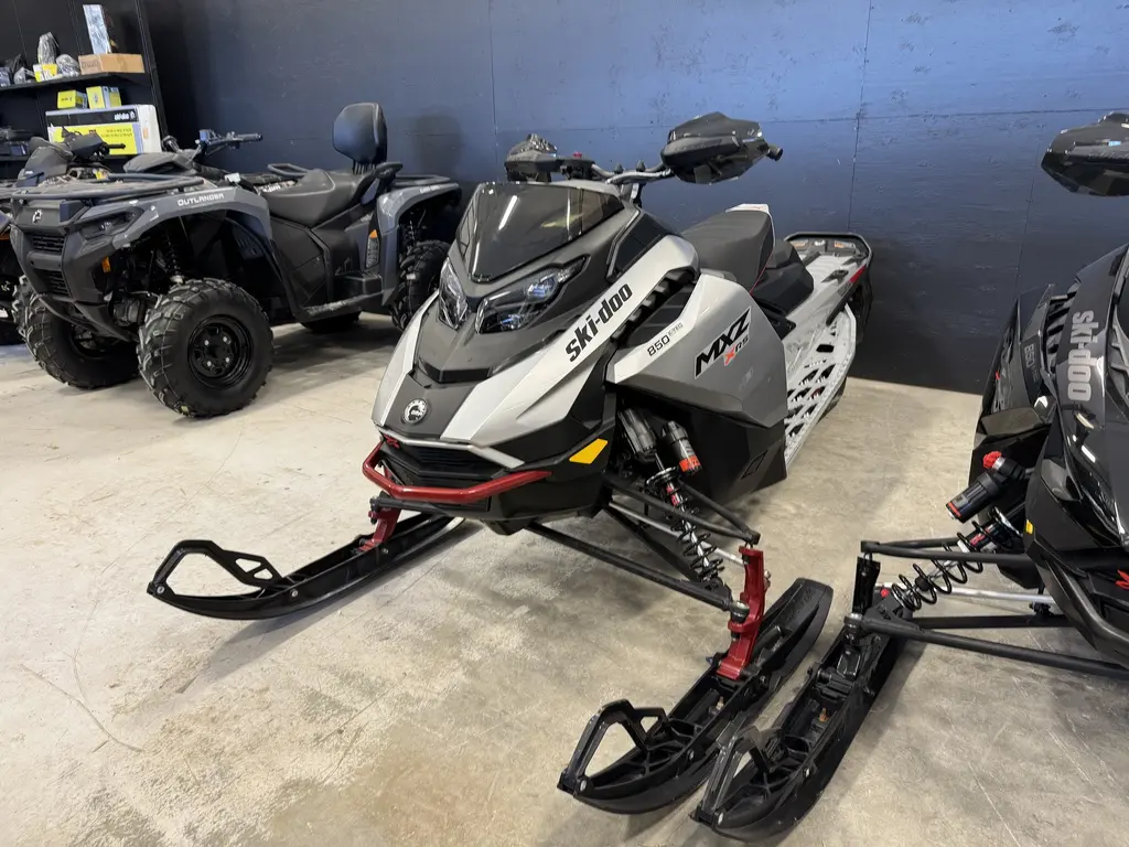 2024 Ski-Doo X-RS® 850 E-TEC® 137 1.25