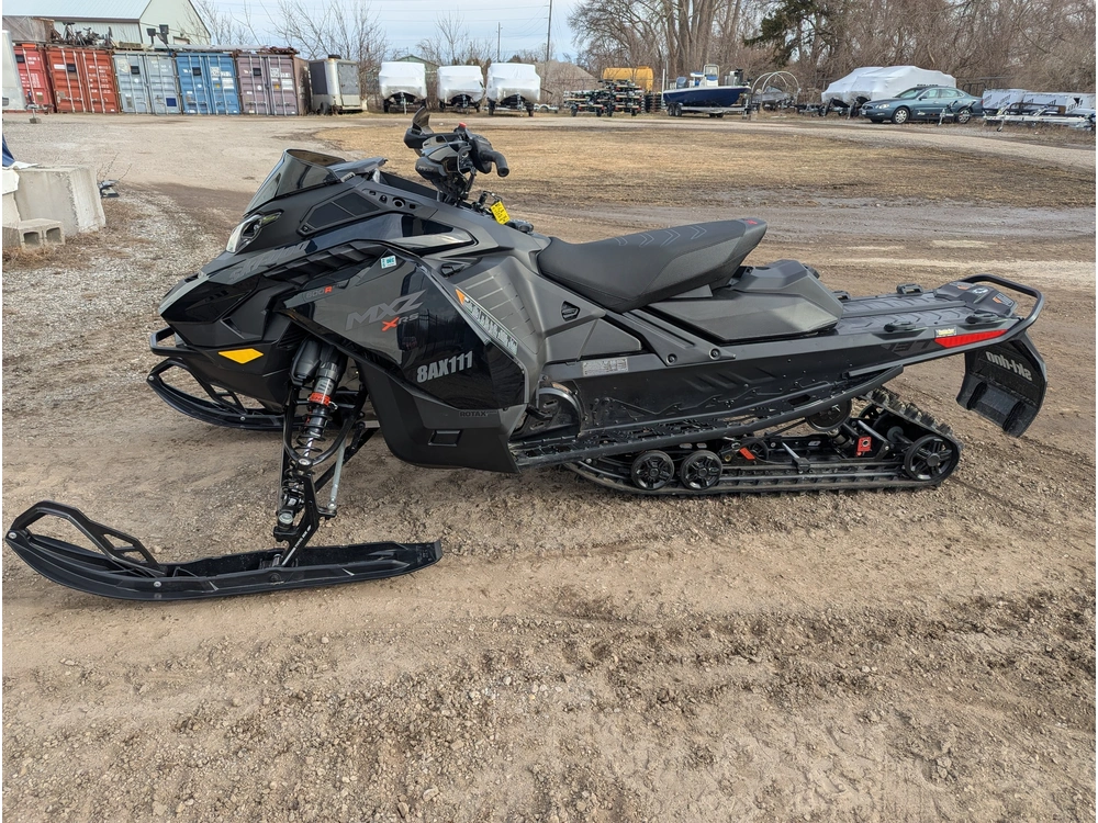 2025 Ski-doo Mxz Xrs 600r Bk 137 1.5i Sas Hub 25 Mzsc alt
