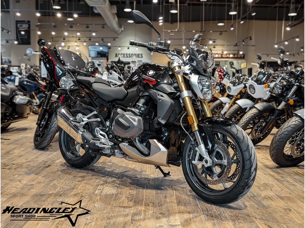 2019 BMW R 1250 R // Black Storm Metallic