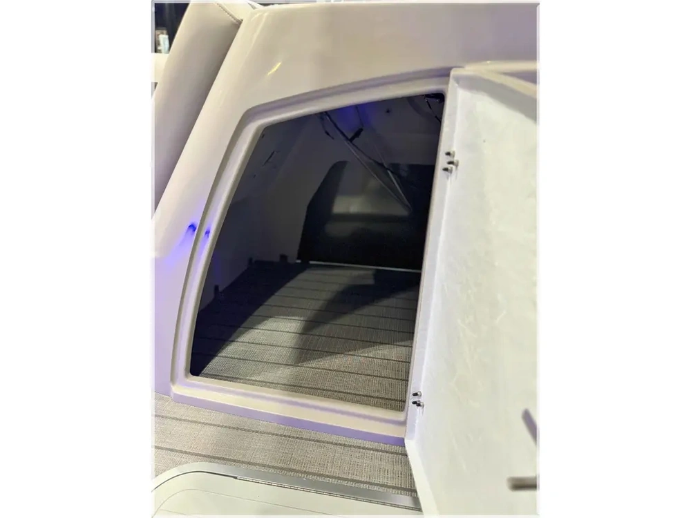 2024 Sylvan L-3 Dlz Dh Bar + $2000 Watersports Package Included!! No Luxury Tax* alt