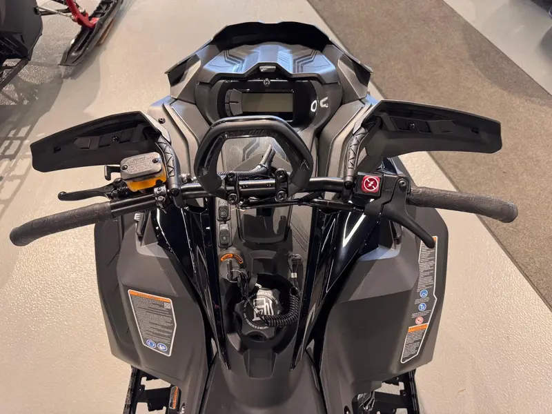 2024 Ski-Doo SUMMIT NEO + 600 EFI Plus