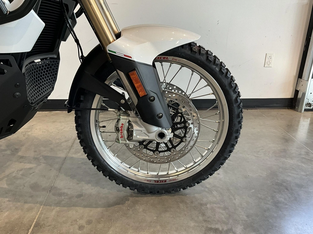 Mv Agusta Lxp Orioli 2024 alt