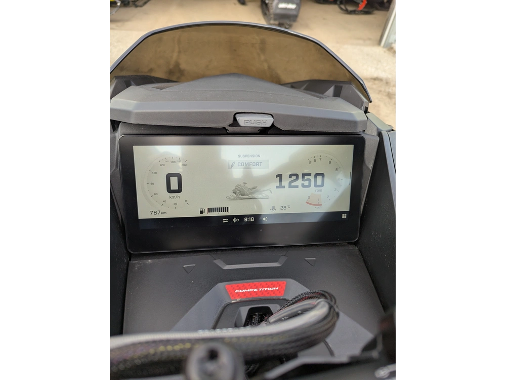 2025 Ski-doo Mxz Com 8tr Bk 137 1.25 Sas Hub 25 Ucsd alt