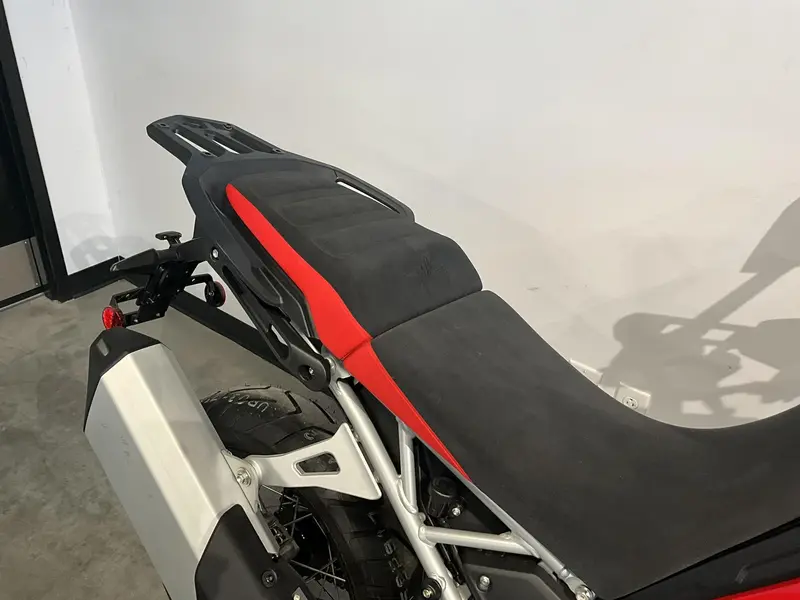 2024 MV Agusta Enduro Veloce EAS thumbnail 8